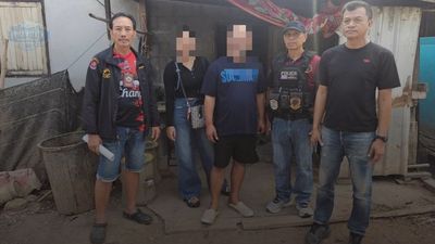 ตำรวจบุกรวบ อ้างเป็นตำรวจหลอกโอนเงินผู้ประกอบการ เสียหายกว่า 9 แสนบาท